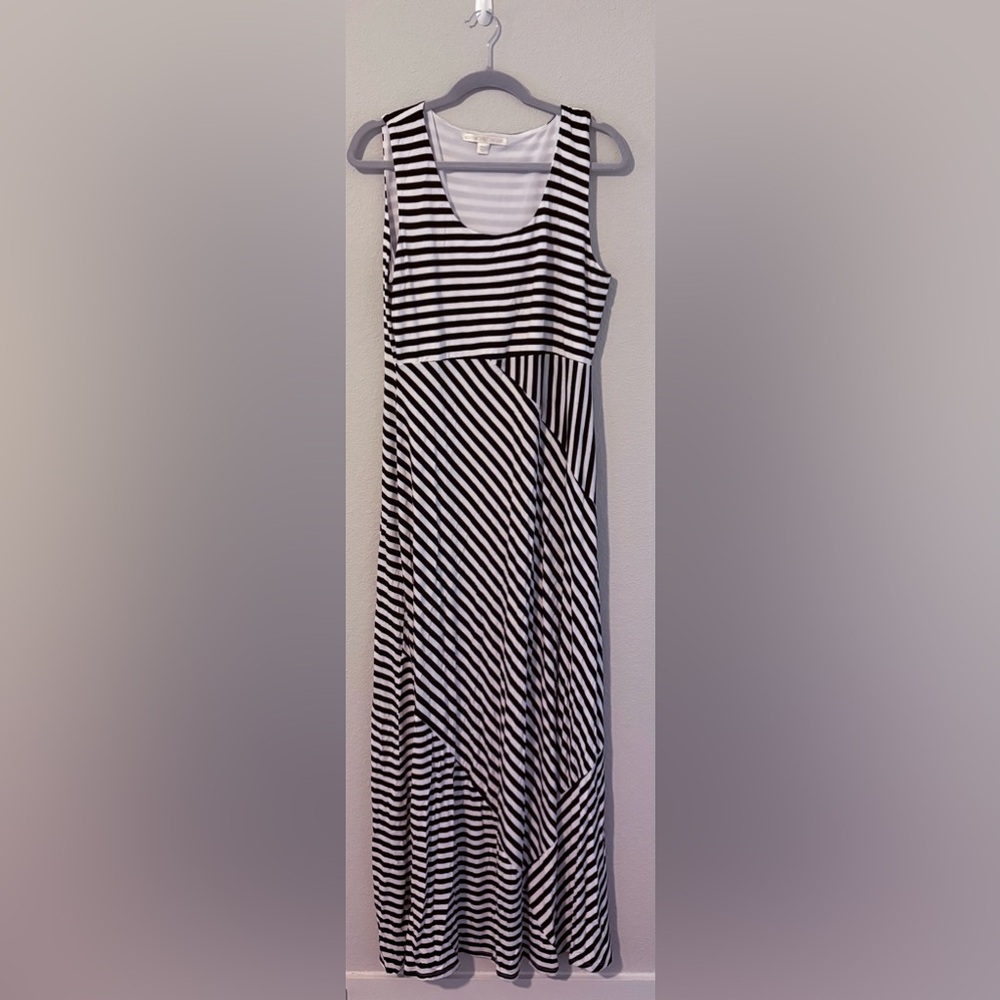 Black and White Striped Women's Maxi Dress